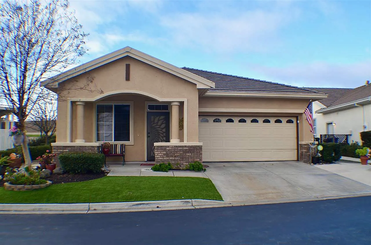 292 Black Amber Way photo 1