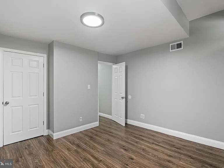 823 Newington Ave #1 — Photo 8