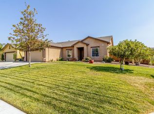 1462 El Paso Ave, Dinuba, CA 93618