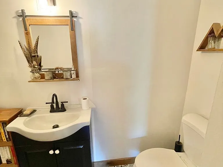 133 S Main St — Photo 14