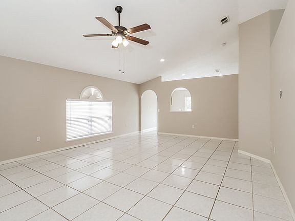 4th image of 30539 Birdhouse Dr