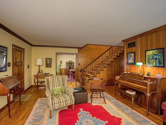 5th image of 21 Rambling Rd