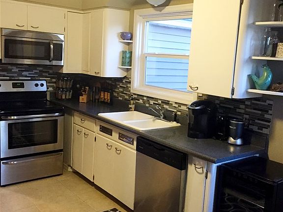 5th image of 18401 E Riverway Ave
