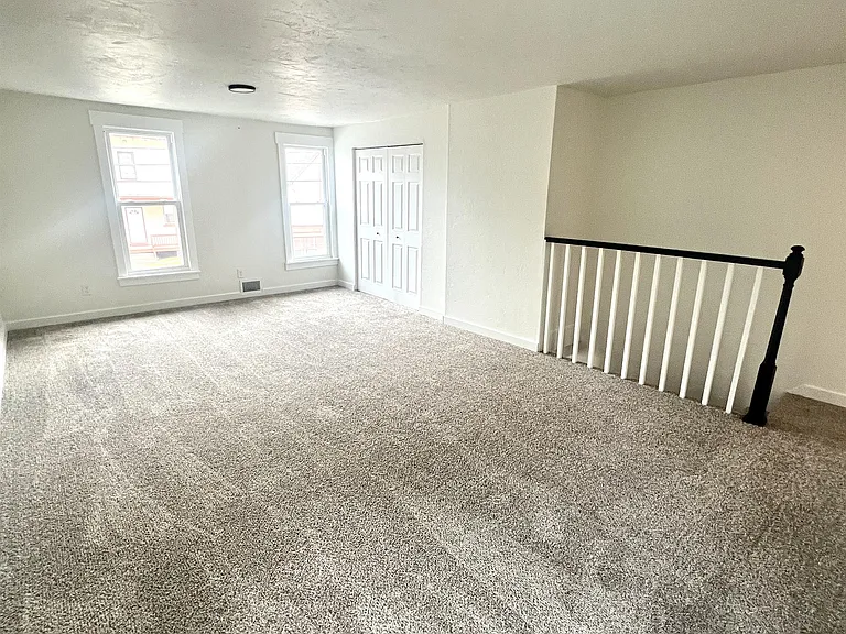 313 Brown Ave — Photo 7