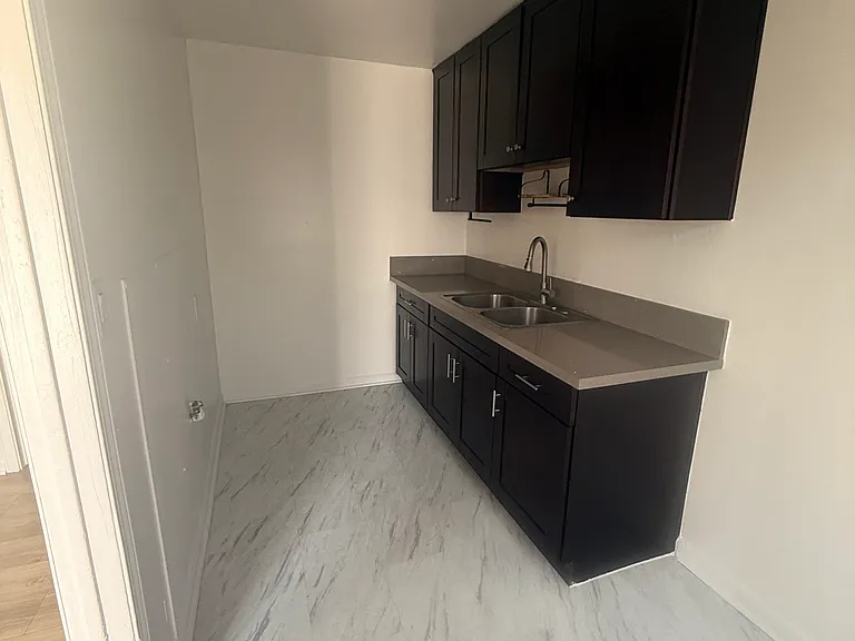 1634 Walnut Ave #17 — Photo 8