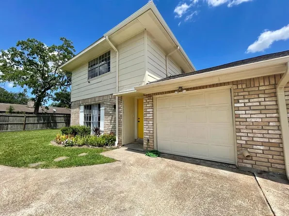 17119 Blackhawk Blvd, Friendswood, TX 77546