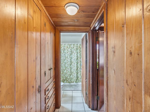 tucson-arizona-458257355 picture