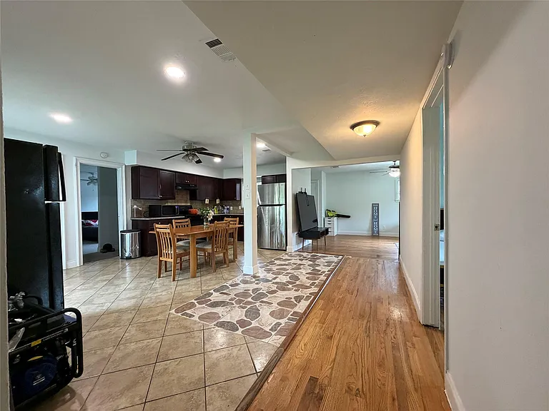 9507 Vogue Ln — Photo 10