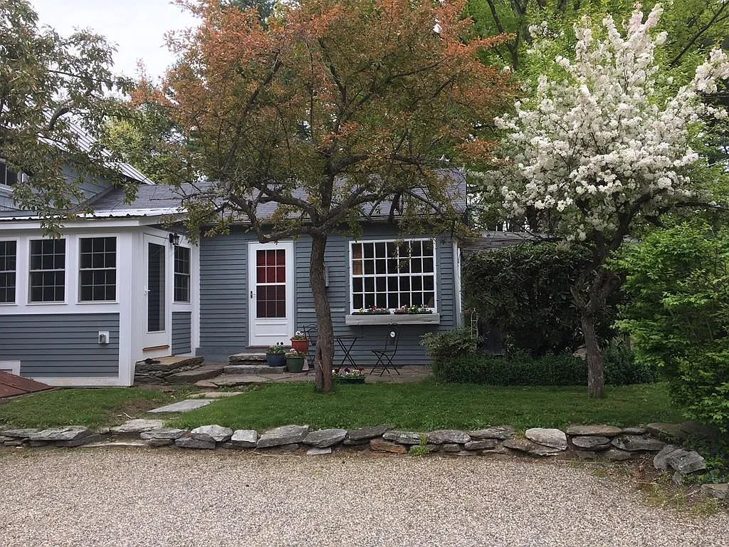 12 W Pelham Rd — Photo 2