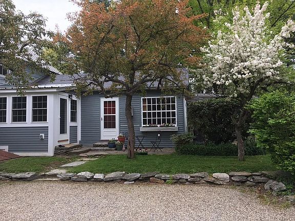 2nd image of 12 W Pelham Rd