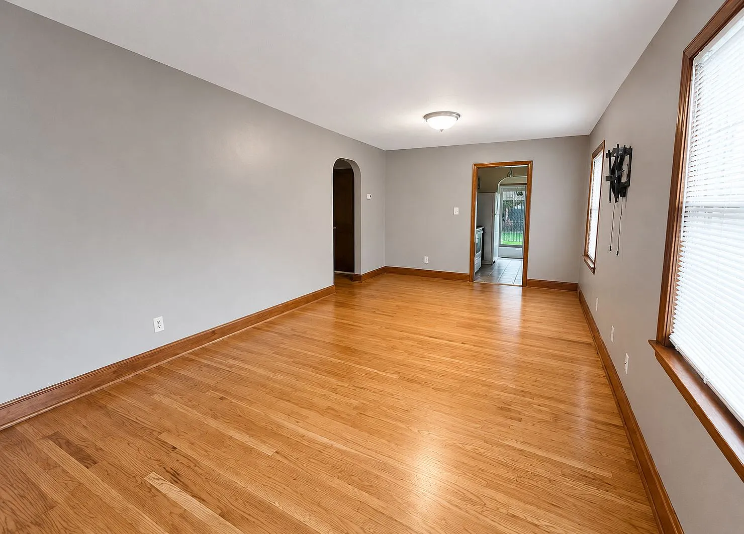 3 bed, 1405 sqft, $1,750 — Photo 3