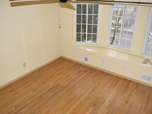 2nd image of 249 Giffords Ln