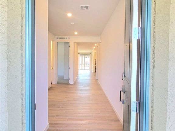 3rd image of 5447 Splendido Ave