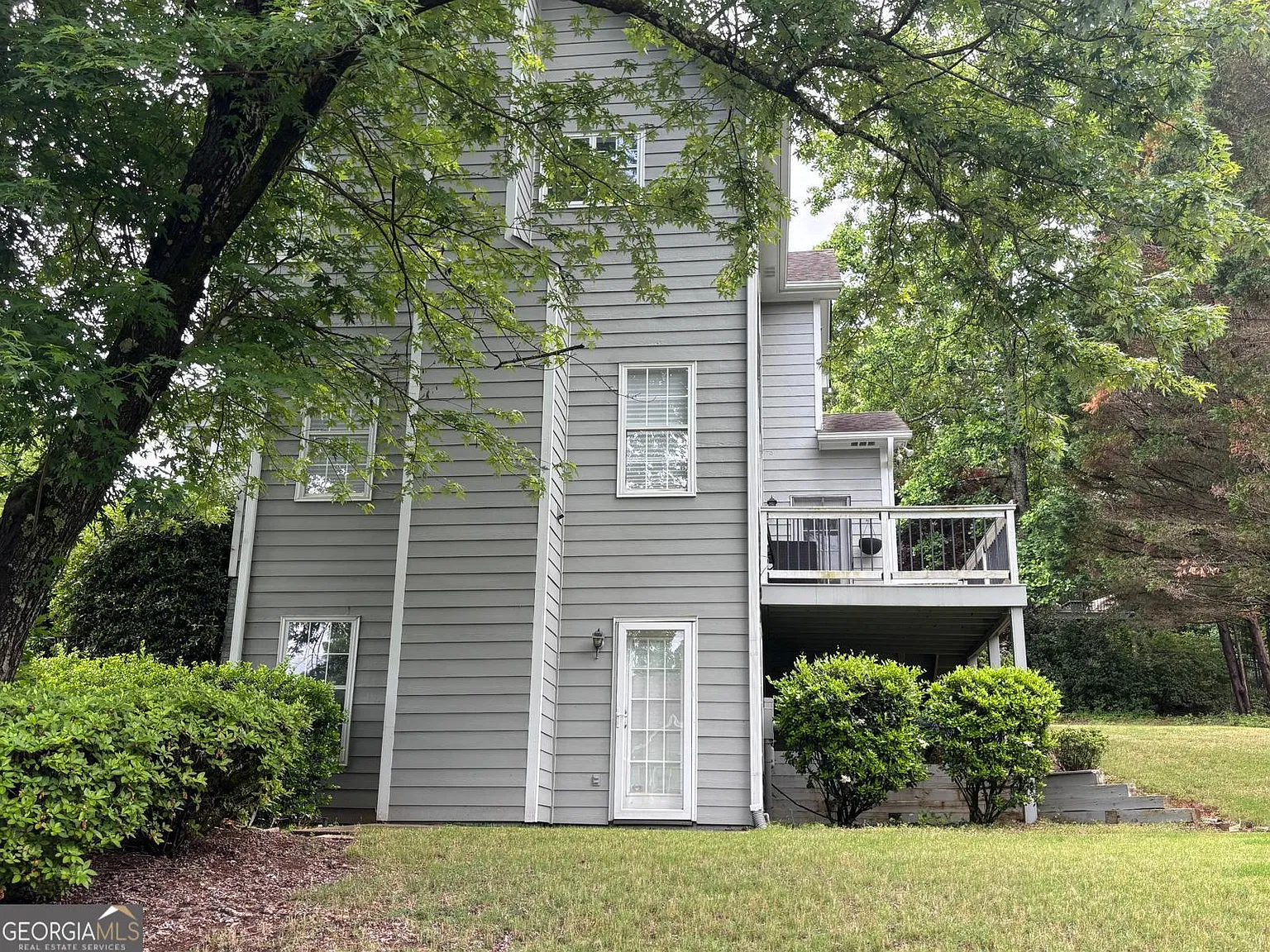 4 bed, 3.5 bath, 2394 sqft, $3,550 — Photo 2