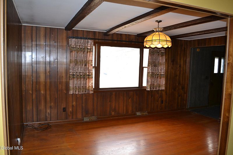 3rd image of 984 State Street