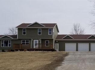 6188 22nd Ave, Vinton, IA 52349
