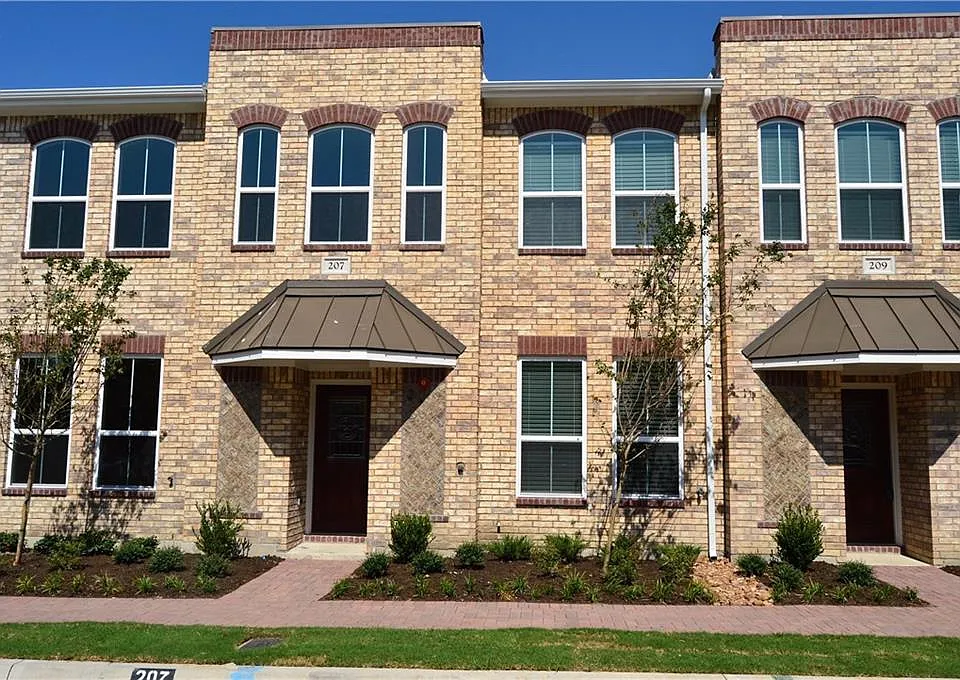 207 Lily Ln