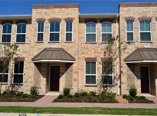 207 Lily Ln, Lewisville, TX 75057