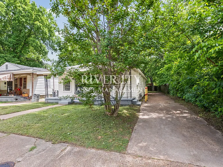 1580 Oriole St — Photo 3