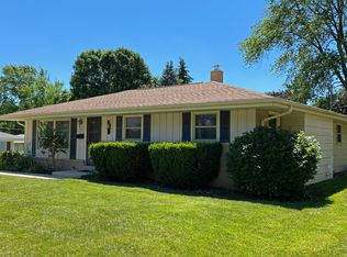 5321 Millbank Rd, Greendale, WI 53129