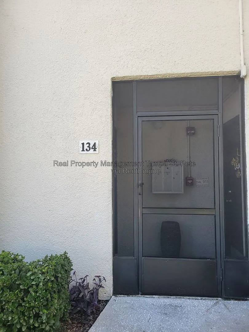 2 bed, 2.0 bath, 1068 sqft, $1,595 — Photo 3