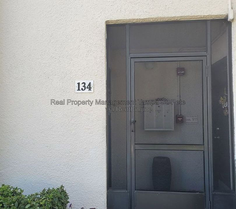 1st image of 711 Russell Ln