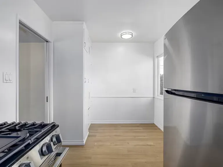 7001 Hazeltine Ave #7009-1/2 — Photo 5