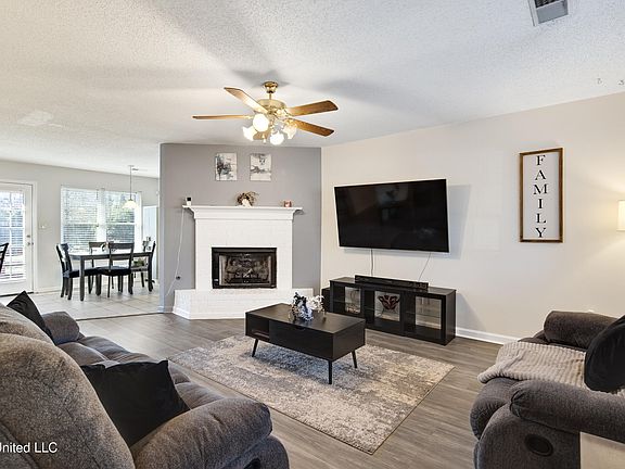 2nd image of 5537 Kentwood Dr