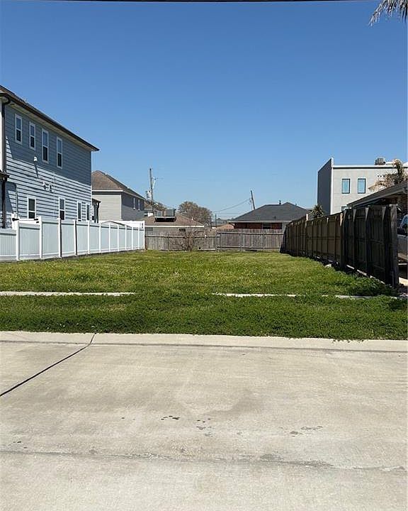 2nd image of 125 22nd St