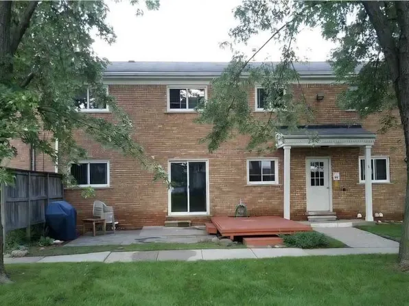 801 W Long Lake Rd APT G2, Bloomfield Hills, MI 48302