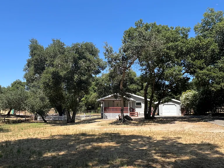 10125 Atascadero Ave #B — Photo 2