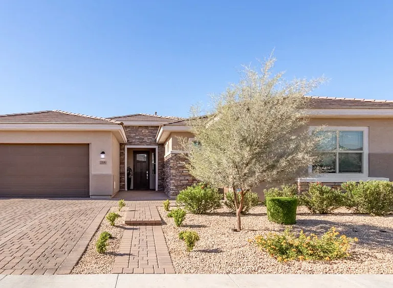 2506 E Pleasant Ln — Photo 14