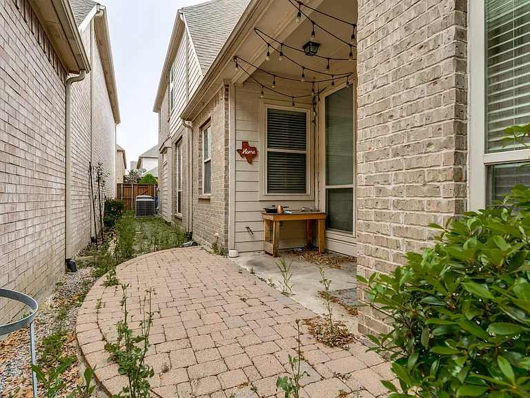 224 Wallington Way — Photo 12
