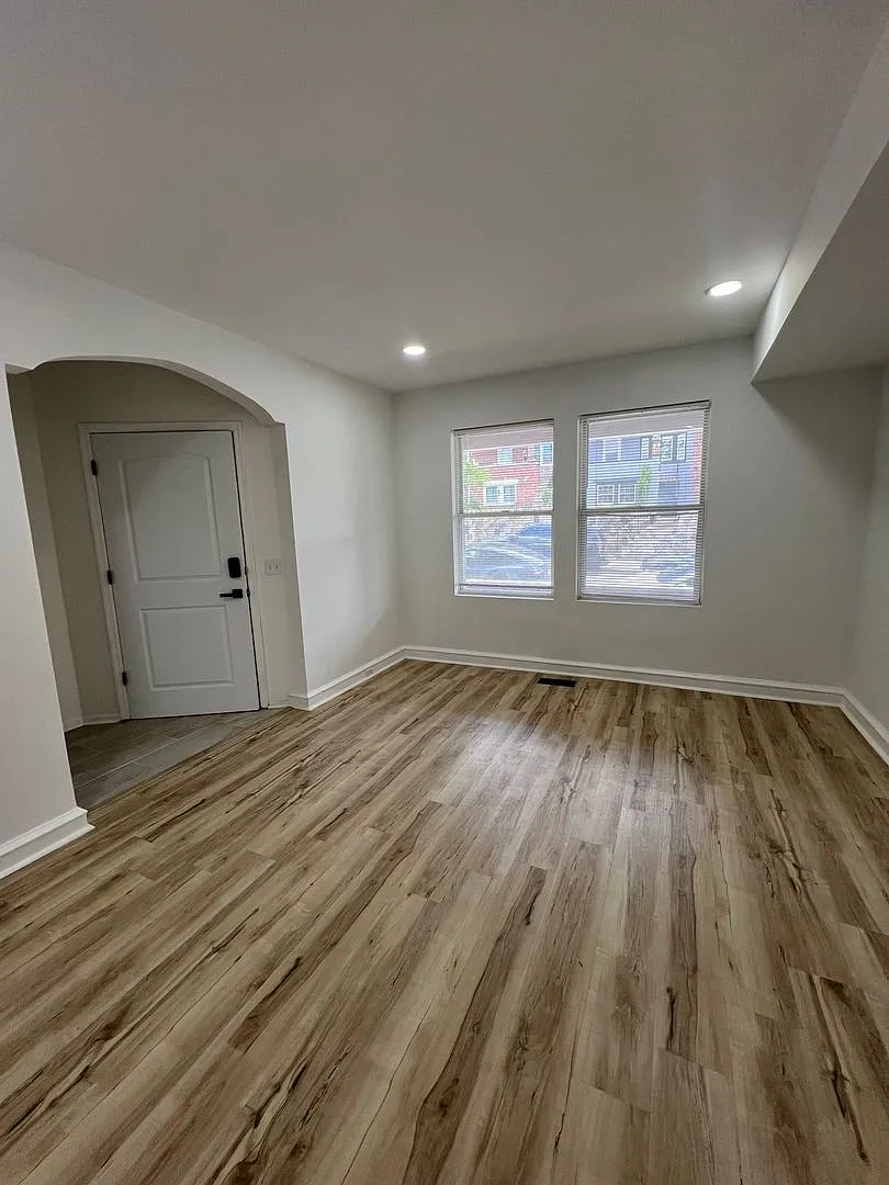 4321 Sheldon Ave — Photo 2