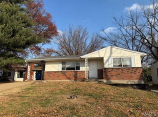 9858 Green Valley Dr, Saint Louis, MO 63136