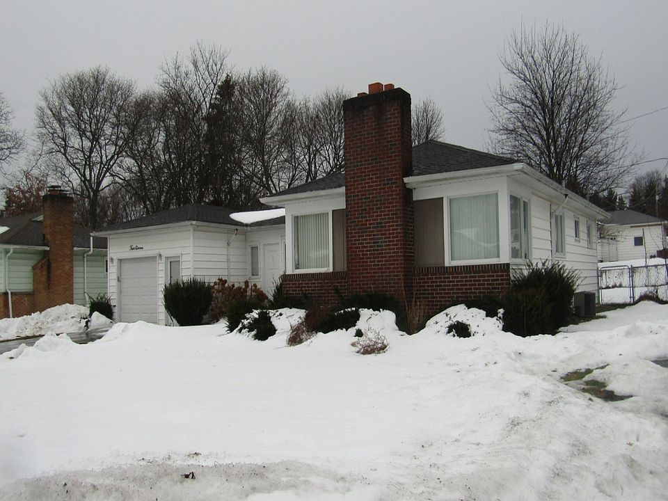 2nd image of 411 Lafayette Rd
