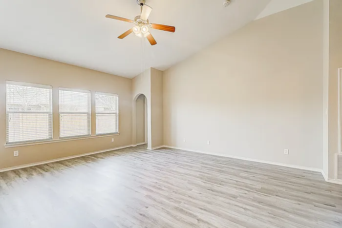 109 Jennie Marie Cir — Photo 4