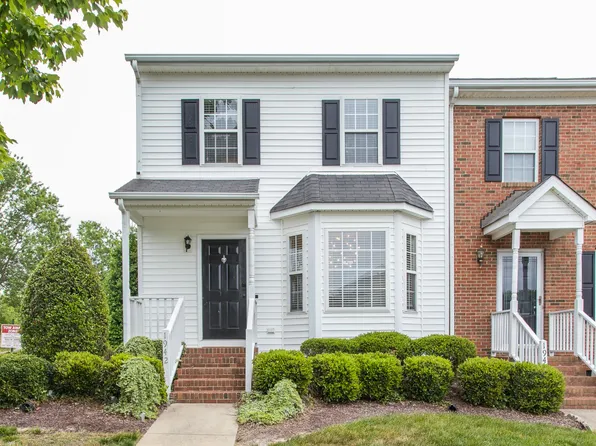 1942 Stroll Cir, Fuquay Varina, NC 27526