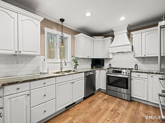 4th image of 11 Szegda Road