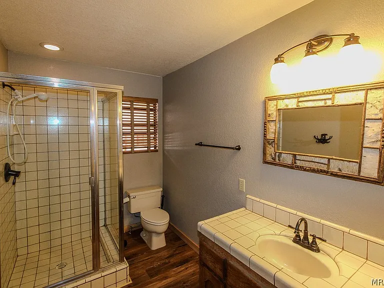 1064 Pine Ln — Photo 15