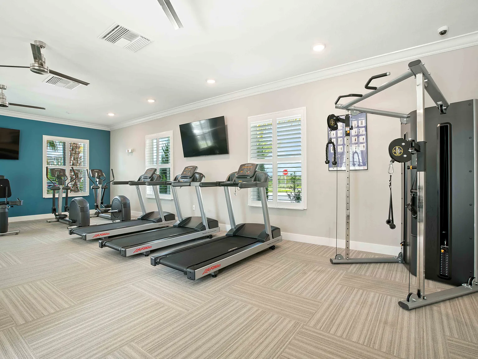 The Oaks on the Lake Upscale 55+ Apartments — Photo 3