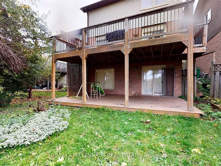 8 Dalzell Ave — Photo 3