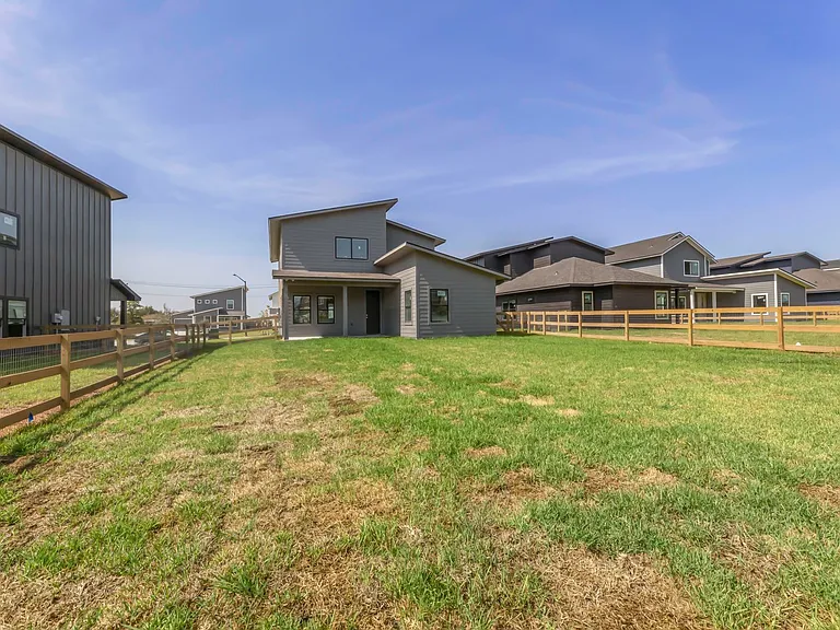 3006 Alpha Wolf Ct — Photo 35