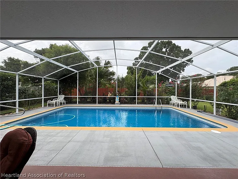 407 Maravilla Ave — Photo 20