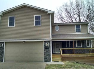 1619 Country Club Ln, Beatrice, NE 68310