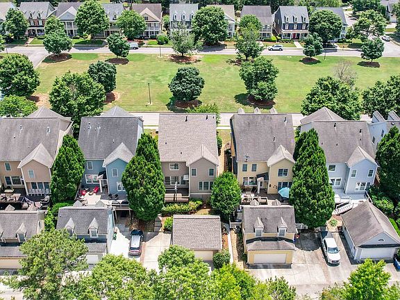 5th image of 109 Centennial Dr