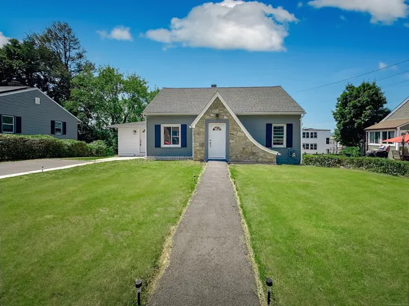 32 Donahue Street, Waterbury, CT 06706