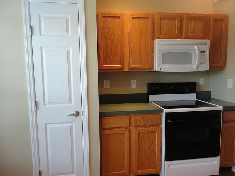 3358 Village Dr — Photo 2