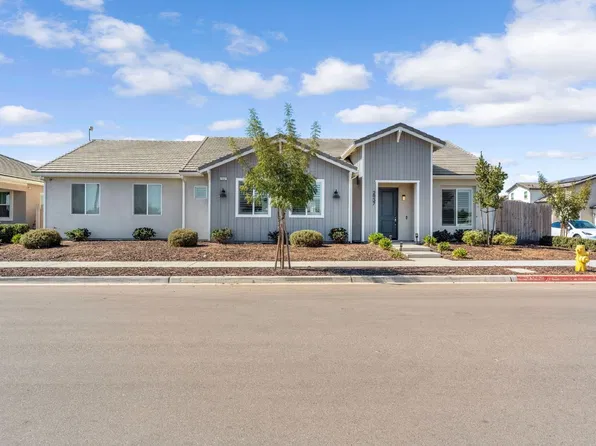 2937 22nd Ave, Kingsburg, CA 93631