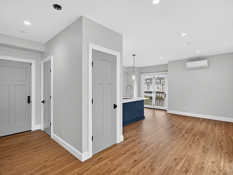"Wiltshire" Apt 10 @ 3 Park St - 2 BR and 2 1/2 Duplex